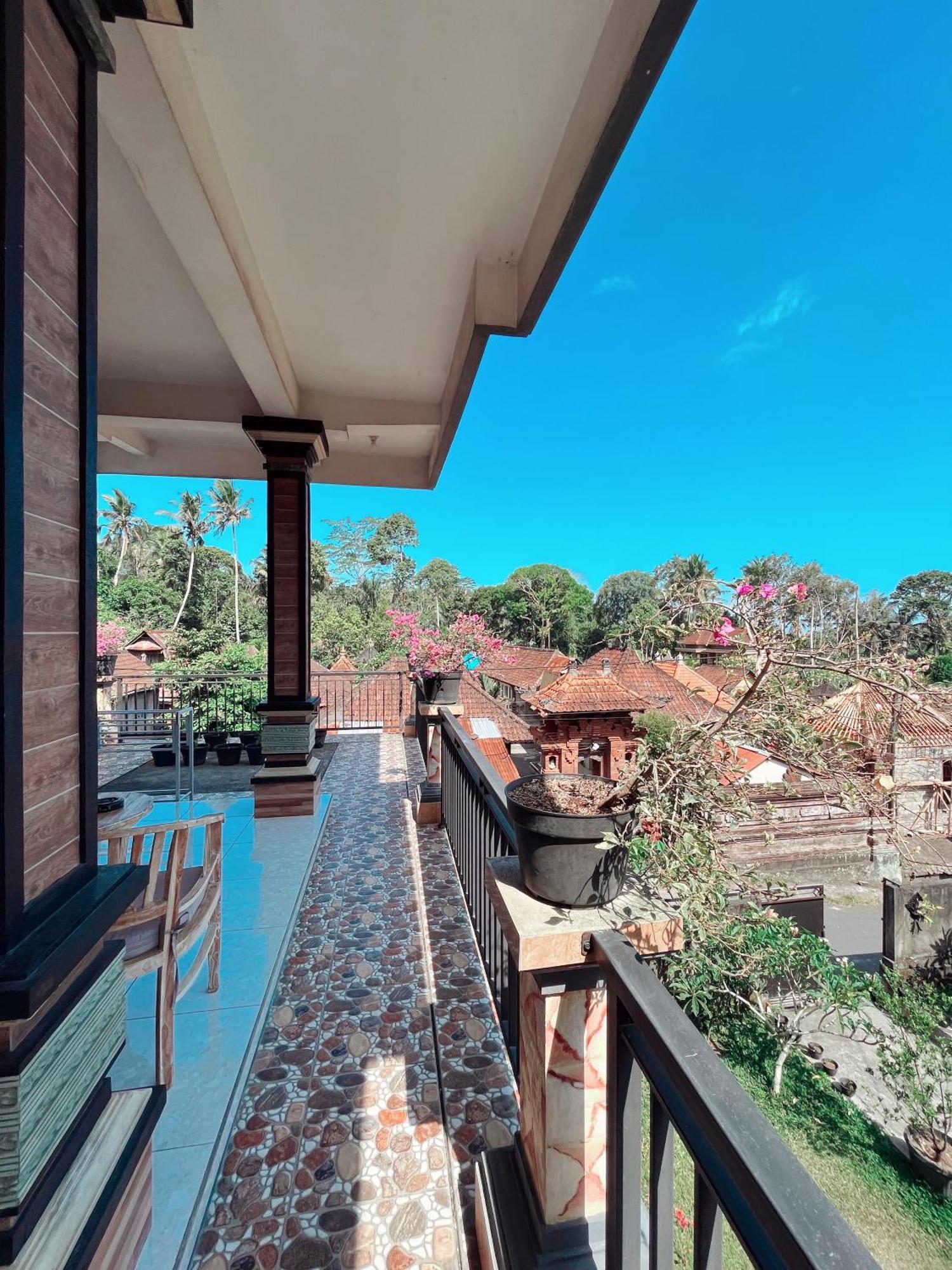 Nano Ari And Art Class Ubud (Bali)